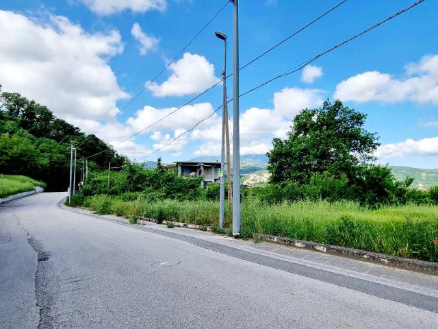Terreno in vendita a Pratola Serra, Campania