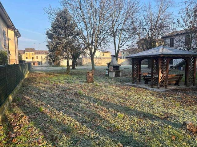 Terreno in vendita a Quistello, Lombardia