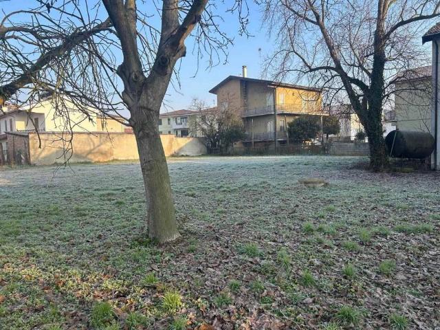 Terreno in vendita a Quistello, Lombardia
