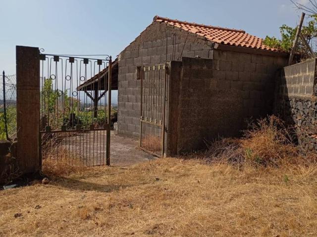 Terreno in vendita a Nicolosi, Sicilia