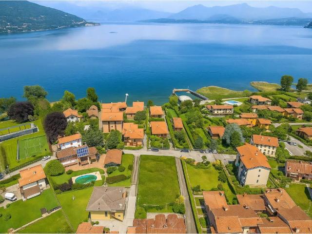 Terreno in vendita a Ranco, Lombardia