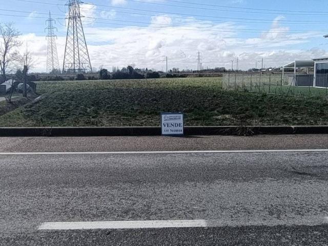 Terreno in vendita a Ravenna