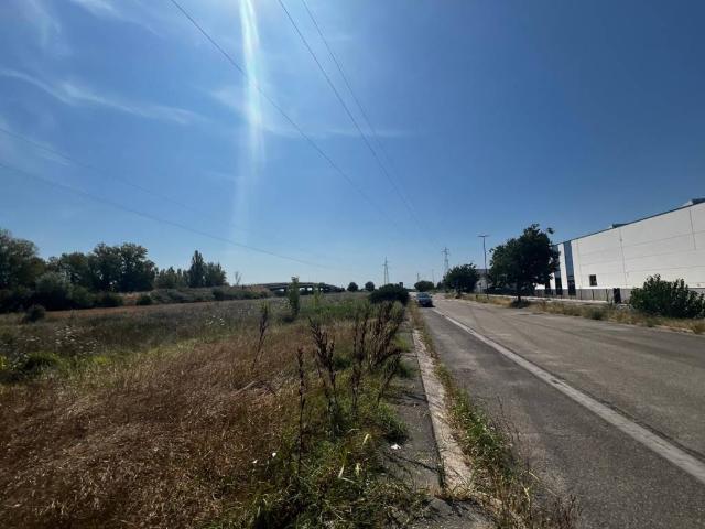 Terreno in vendita a Fornace Zarattini, Ravenna