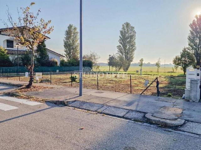 Terreno in vendita a Mezzano, Ravenna