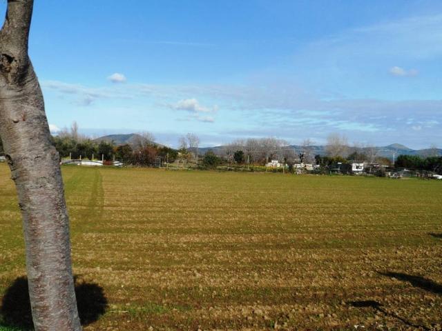 Terreno in vendita a Recale, Campania