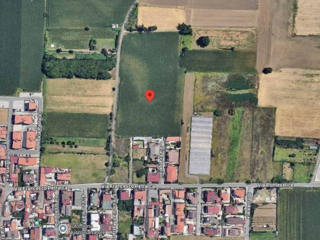 Terreno in vendita a Recale, Campania