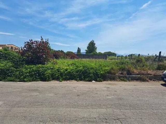 Terreno in vendita a Recale, Campania