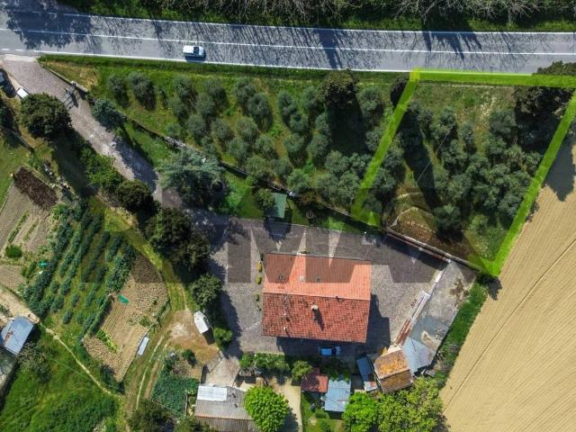 Terreno in vendita a Marche, Macerata