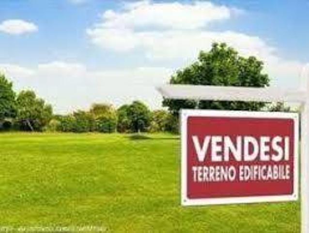 Terreno in vendita a Sant'Agostino esterna-Porta Castello, Re