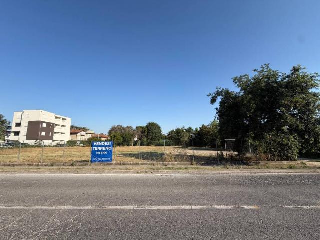 Terreno in vendita a Misano Adriatico, Reggio Emilia
