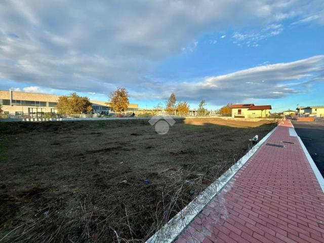 Terreno in vendita a Rivolta D'adda, Lombardia