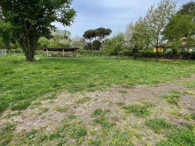 Terreno in vendita a Roma Capitale, Lazio