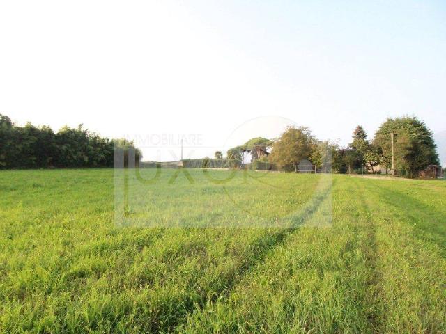 Terreno in vendita a Rogeno, Lombardia