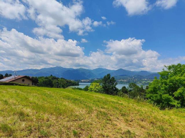 Terreno in vendita a Rogeno, Lombardia