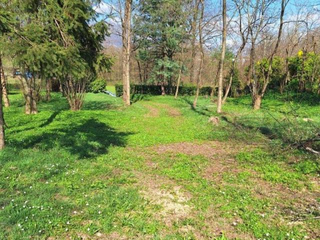 Terreno in vendita a Rogeno, Lombardia