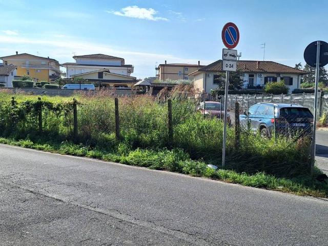 Terreno in vendita a Finocchio, Roma Capitale