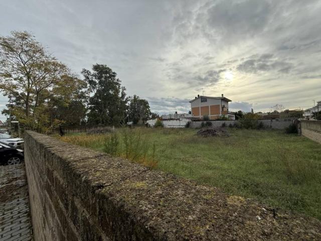 Terreno in vendita a Stagni di Ostia, Roma Capitale