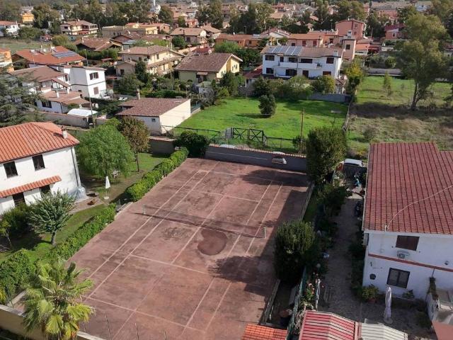 Terreno in vendita a Stagni di Ostia, Roma Capitale