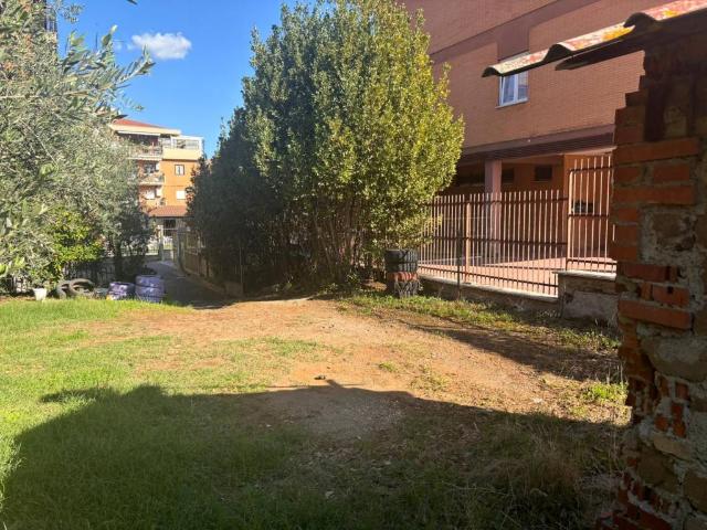 Terreno in vendita a Finocchio, Roma Capitale