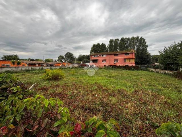 Terreno in vendita a Castel Fusano, Roma