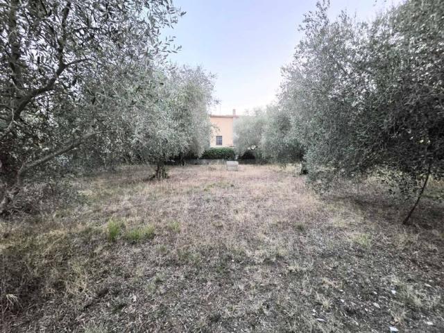 Terreno in vendita a Case Rosse, Roma