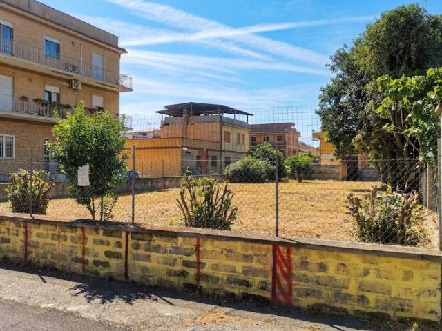 Terreno in vendita a Stagni di Ostia, Roma Capitale