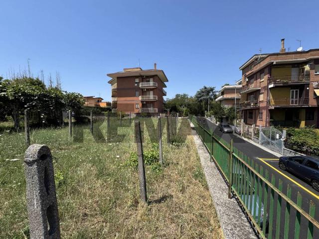 Terreno in vendita a Prato Fiorito, Roma Capitale