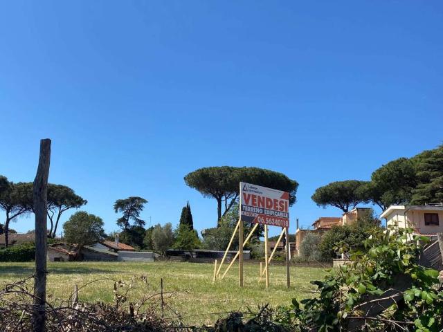 Terreno in vendita a Municipio Roma X, Roma Capitale