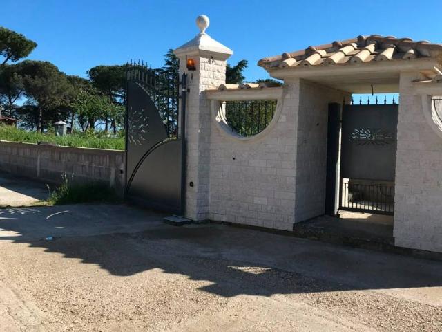 Terreno in vendita a Pantan Monastero, Roma Capitale