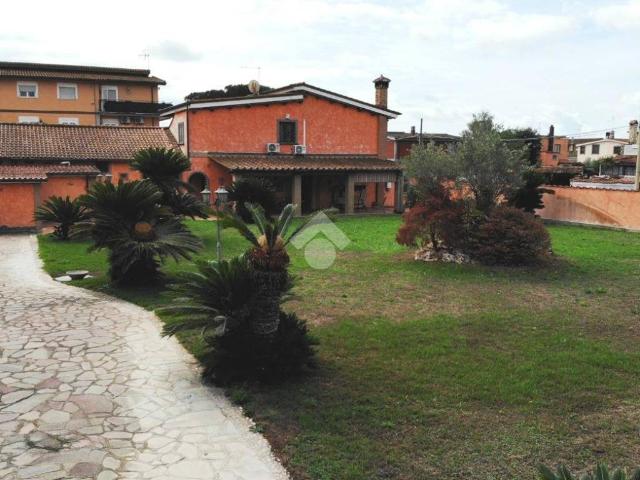 Terreno in vendita a Casal Palocco, Roma