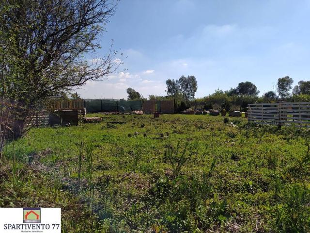 Terreno in vendita a Casal Palocco, Roma