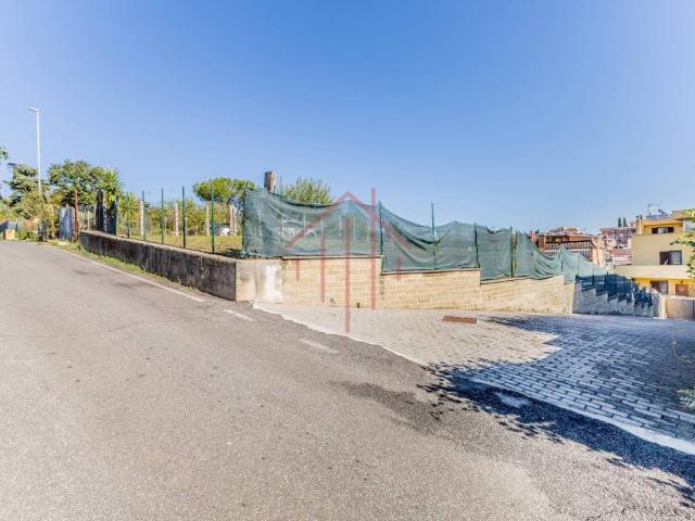 Terreno in vendita a Labaro, Roma