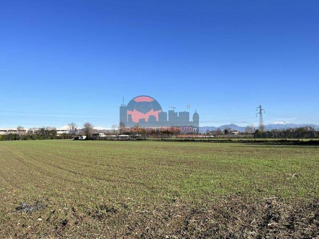 Terreno in vendita a Romano Di Lombardia, Lombardia
