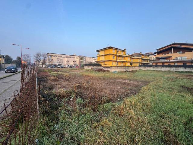 Terreno in vendita a Romano Di Lombardia, Lombardia