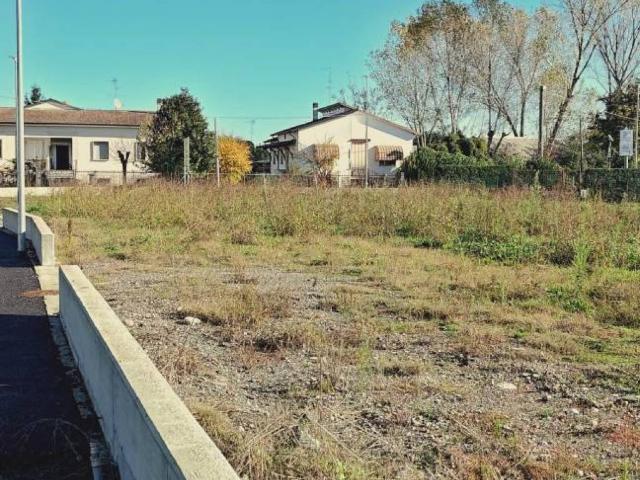 Terreno in vendita a Roncoferraro, Lombardia