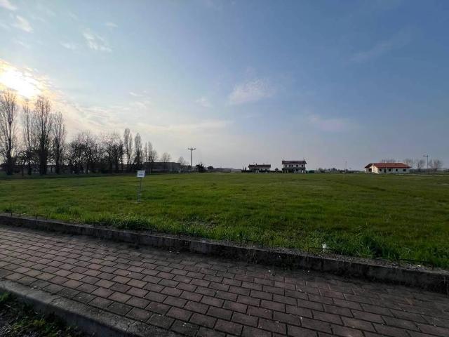 Terreno in vendita a Roncoferraro, Lombardia