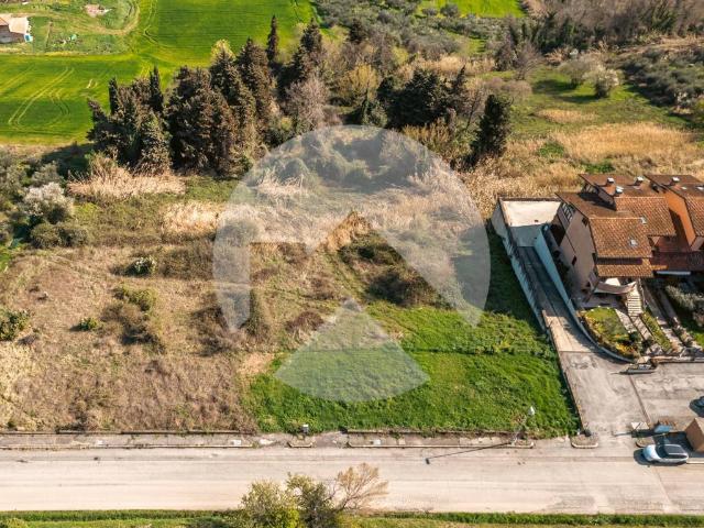 Terreno in vendita a Cento, Roncofreddo