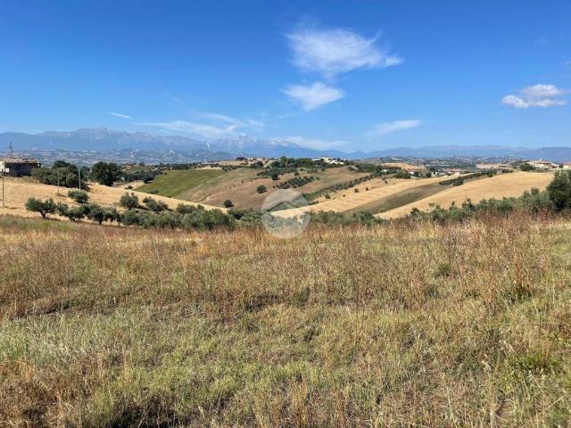 Terreno in vendita a Roseto Degli Abruzzi, Abruzzo