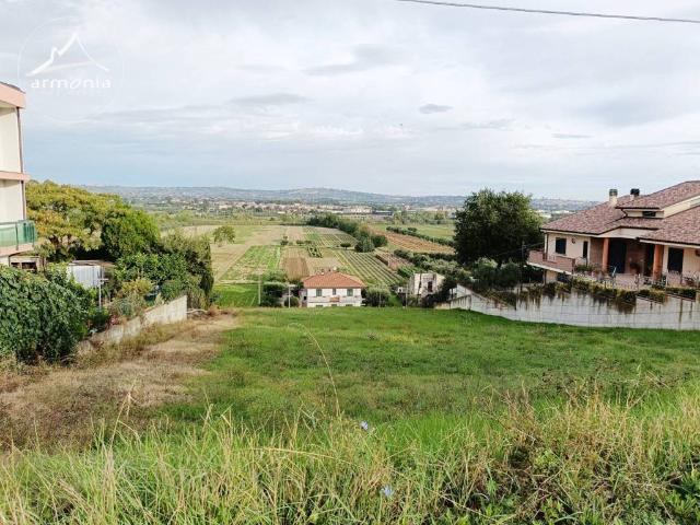 Terreno in vendita a Roseto Degli Abruzzi, Abruzzo