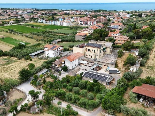 Terreno in vendita a Roseto Degli Abruzzi, Abruzzo