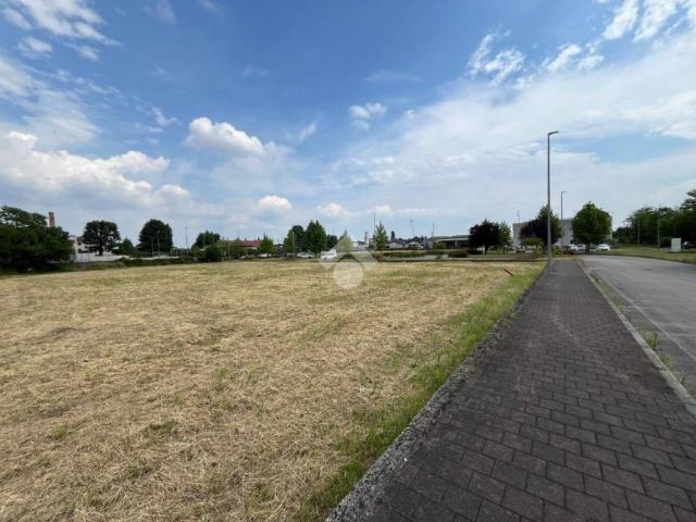 Terreno in vendita a Rossano Veneto, Veneto
