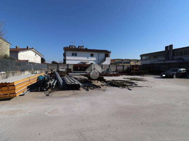 Terreno in vendita a Castelletto, Roverbella