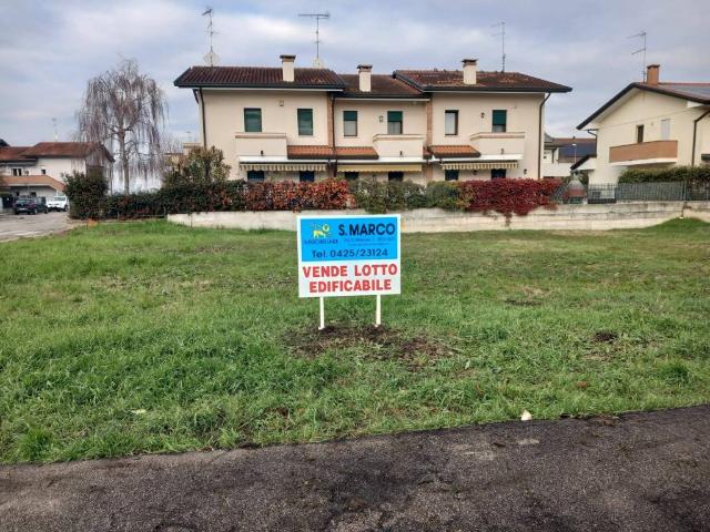 Terreno in vendita a Commenda Est, Rovigo