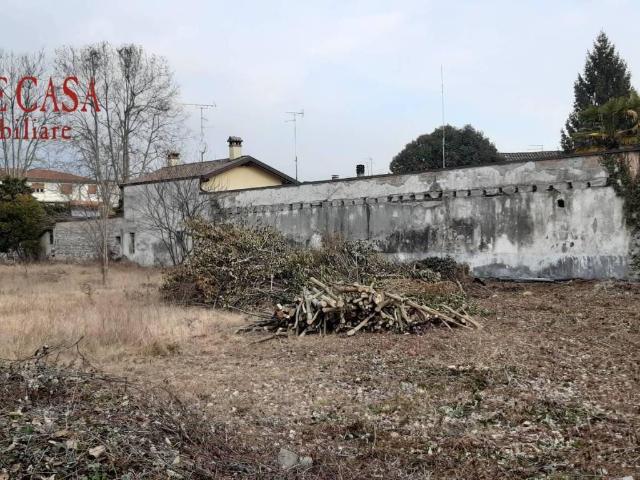 Terreno in vendita a Sagrado, Sagrado / Sagrât / Zegraj