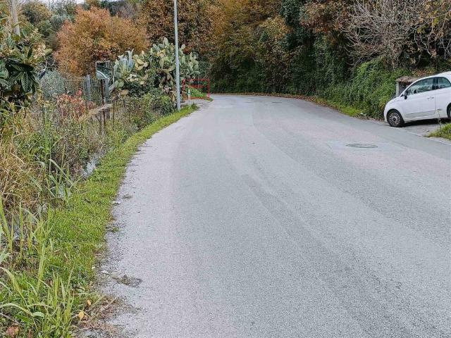 Terreno in vendita a Salerno, Campania