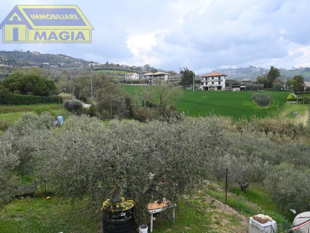 Terreno in vendita a Ponterotto, Marche