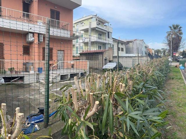 Terreno in vendita a Porto d'Ascoli centro, Marche