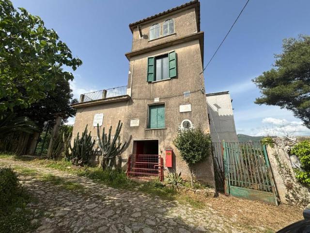 Terreno in vendita a San Cipriano Picentino, Campania
