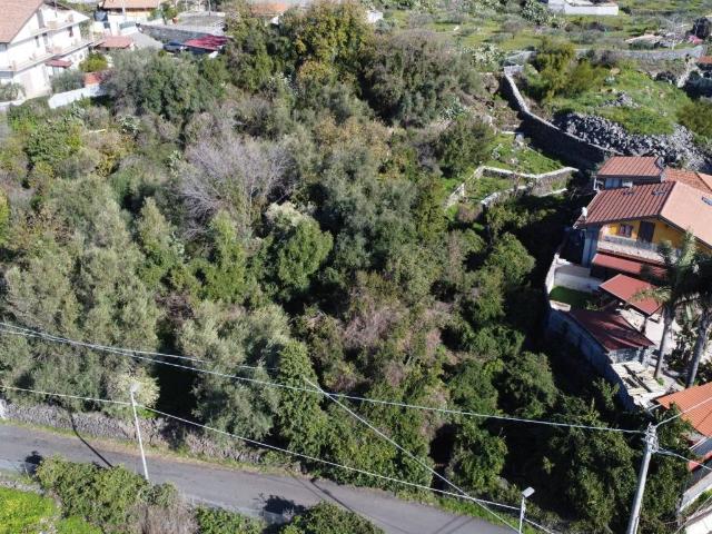 Terreno in vendita a San Pietro Clarenza, Sicilia