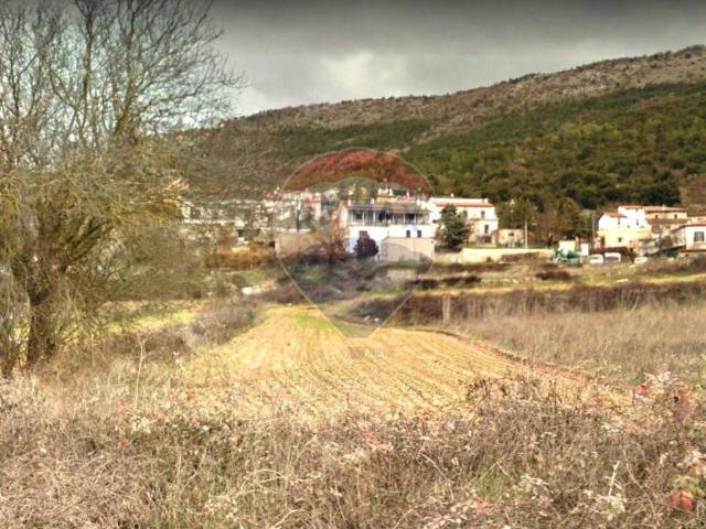 Terreno in vendita a San Pio Delle Camere, Abruzzo